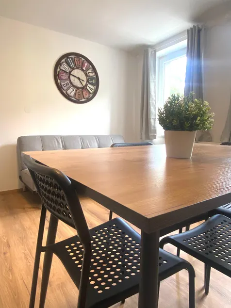 Bergluft TOP 3 Modern Apartment with 2 bedrooms 1 hour from Vienna - Parking & 24 hour Self Check-in - Image 1