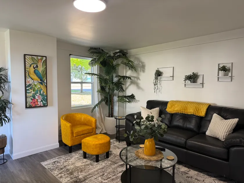 Pakenham Garden Apartment - Image 1