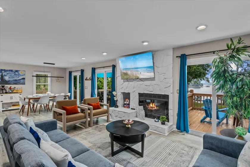 New Lakefront Getaway on Lake Norman - Image 1