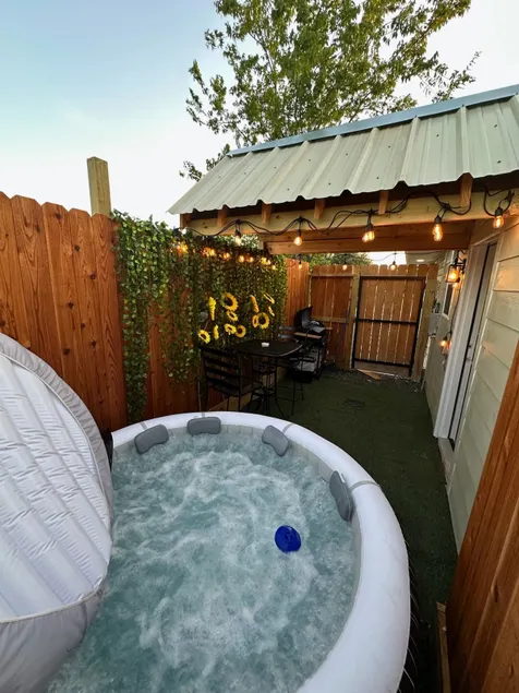 The Little Hideout ”HOT TUB” - Image 1