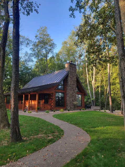 WildWood Cabin- secluded, Hot Tub - Image 1