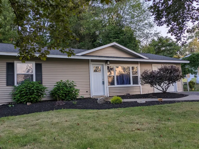 Charming Home Minutes from Downtown Syracuse - Image 1
