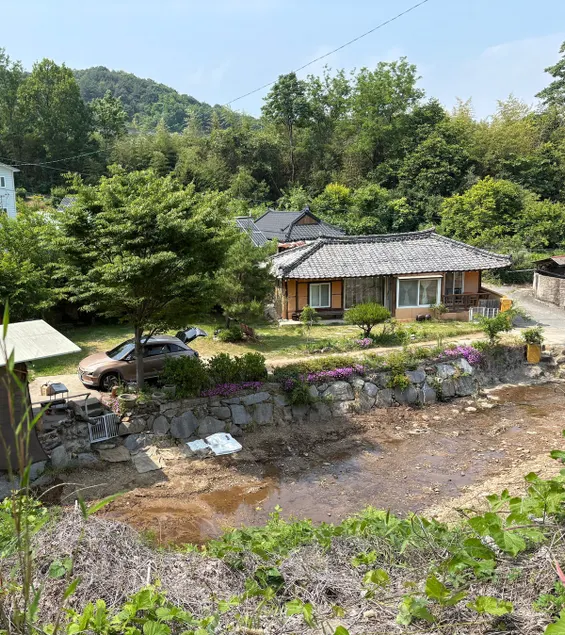Sewinhan Stream/Private Hanok/3 Air Conditioners/Furniture/BBQ/Fire Pit/Samgyeopsal with Pot Lid/Lawn/Condiments/Choncan Slack/Dog - Image 1