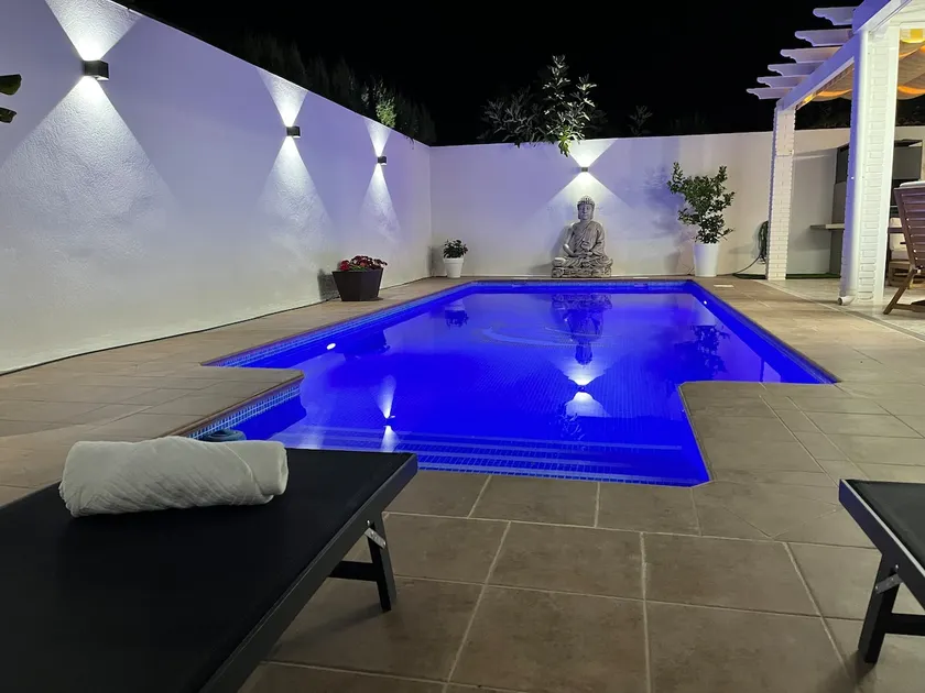 Lovely detached villa with private pool and hottub (Nov-April). Pet-friendly! - Image 1