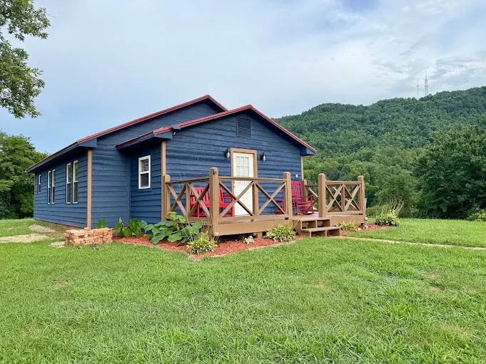 Happy Valley Hideaway - Image 1