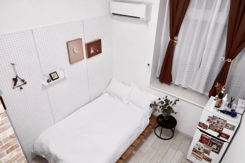 Socola: 11 minutes to Disney and 22 minutes to Tokyo Station, apartment with 1 double bed and 1 semi-double bed - Image 1