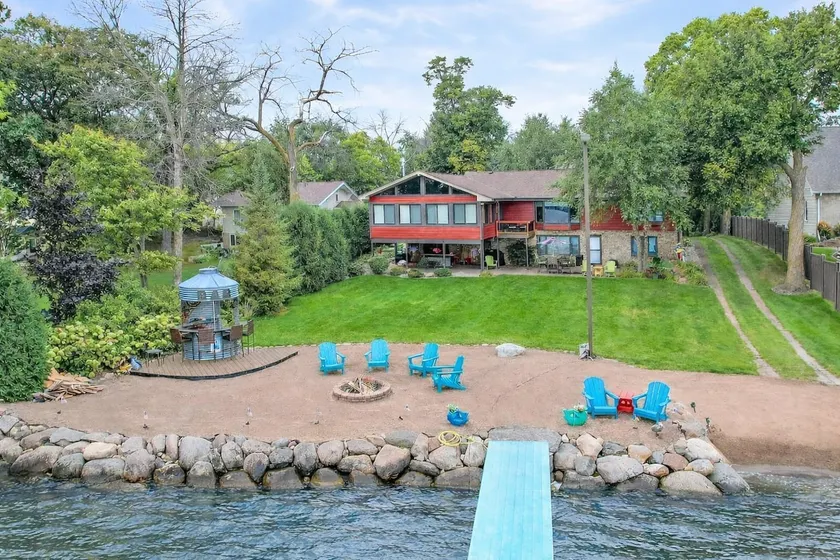 Luxury Lake Home Near Minneapolis w Boat Rental - Image 1