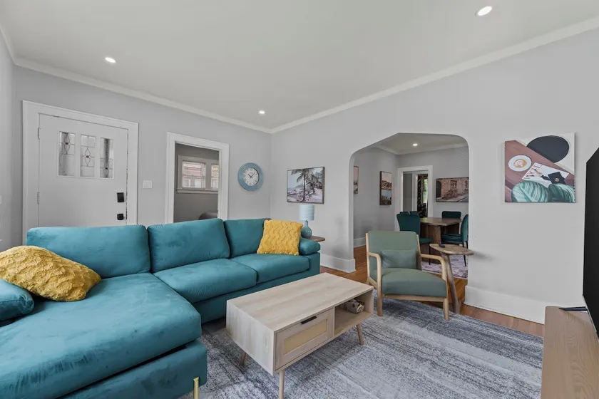 4BR • 2BA • Full House & Yard - Windermere - Image 1