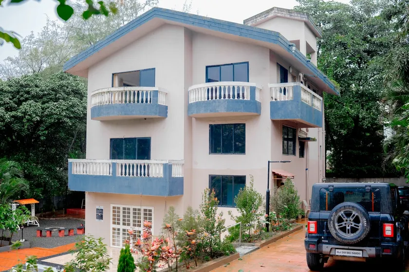 Spacious 4bhk Villa - Pool, Lawn & bonfire setup - Image 1