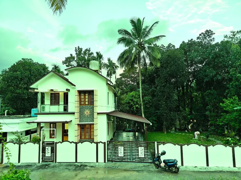 Full House in Wayanad Sulthan Bathery. - Image 1