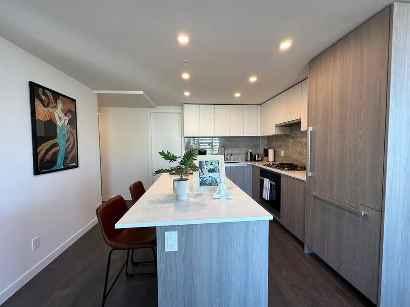 PH/ Richmond Center Stunning 2B2B-3#Home - Image 1