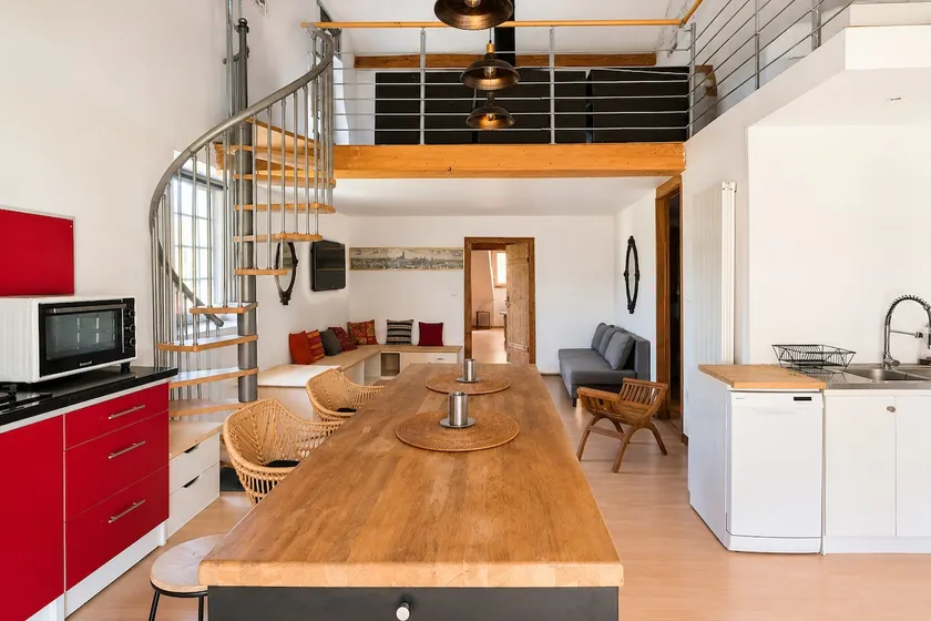 Spacious duplex with terrace - Image 1