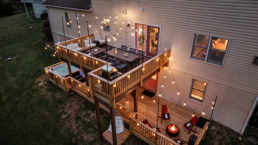 Epic Family Stay - 40' Putting Green, Theater, Hot Tub, Sauna - Image 1