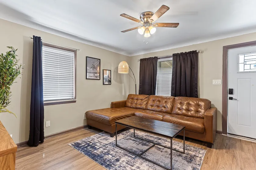 New! Elegant 3BDR Home - Image 1