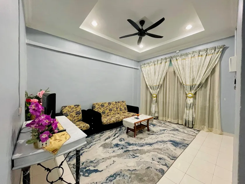 Hannah Homestay Seri Iskandar - Image 1