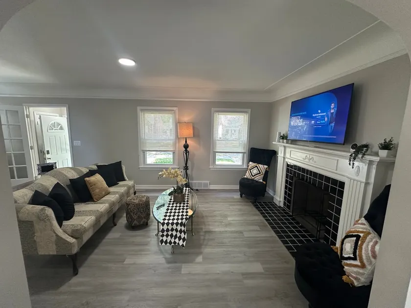 2BR 3 Queen bigyard Safe & Quiet 10 min from DWNTN - Image 1