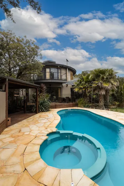 Manuka Retreat - Image 1