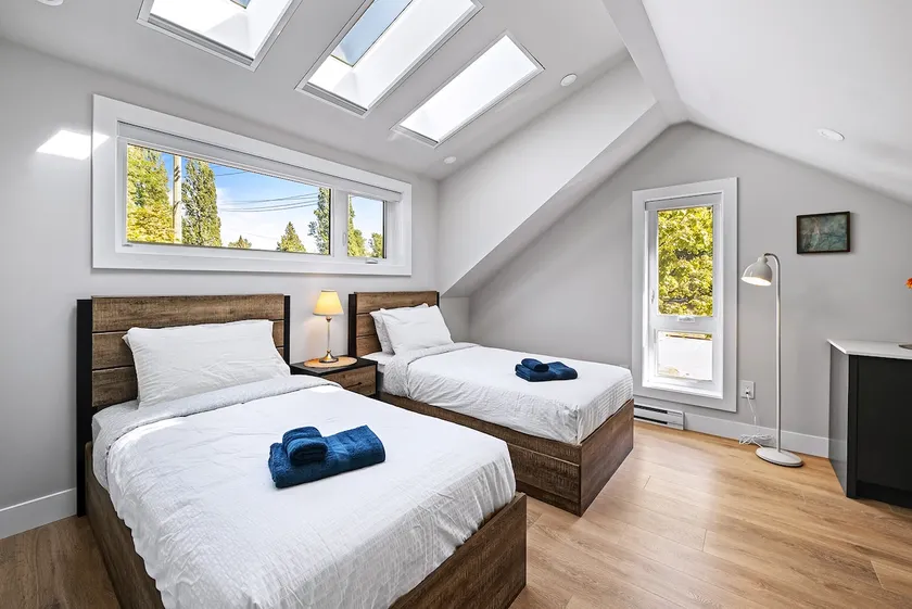Peaceful 2BR Suite Near Trout Lake – Private Entry - Image 1