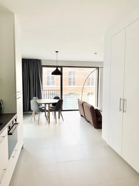 KVB2 | Stylish studio on a historic site - Image 1