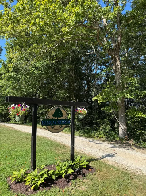 The Bluejay Retreat: Luxury Farm - Image 1