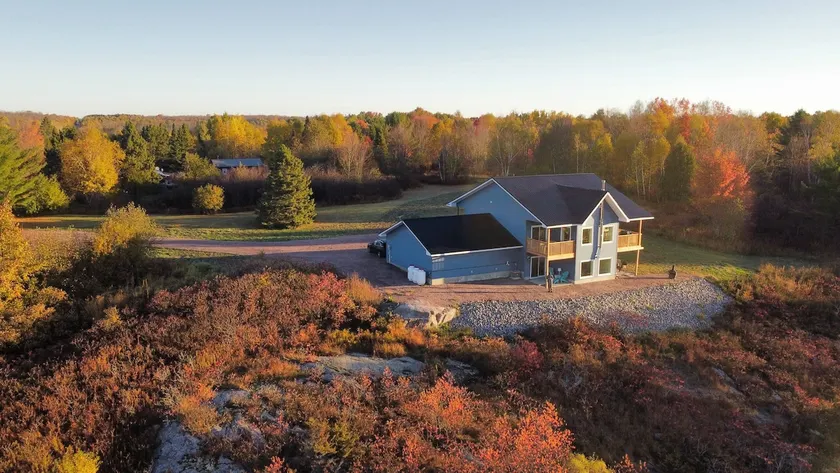 The Bluebird Lodge French River - Pet friendly - Image 1