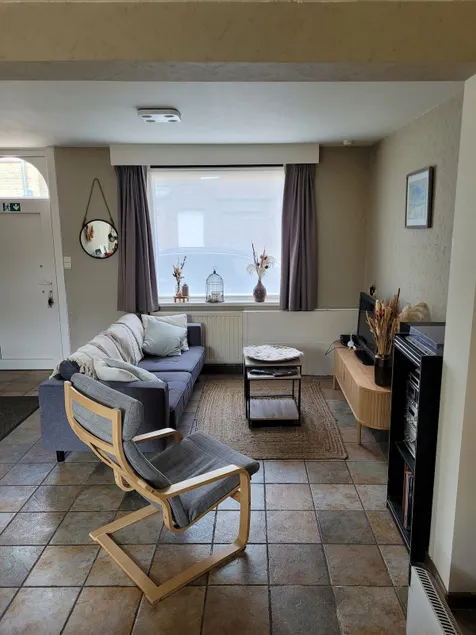 Flo house - Image 1