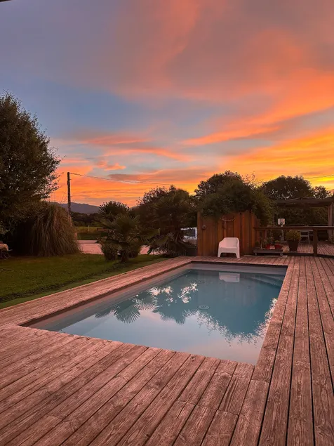 Countryside, mountain & pool - Image 1