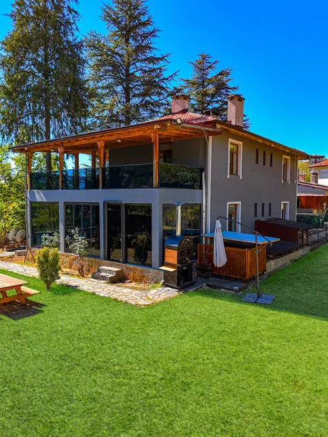 Villa Nefes Uludağ Large Chalet with Garden & BBQ - Image 1