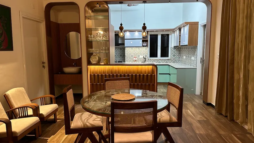 Central Kochi 3BHK | Luxury Stay with Private Bar - Image 1