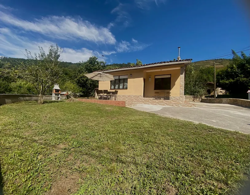 Nice house with BBQ, garden & terrace | Garden view | Pets allowed - Image 1