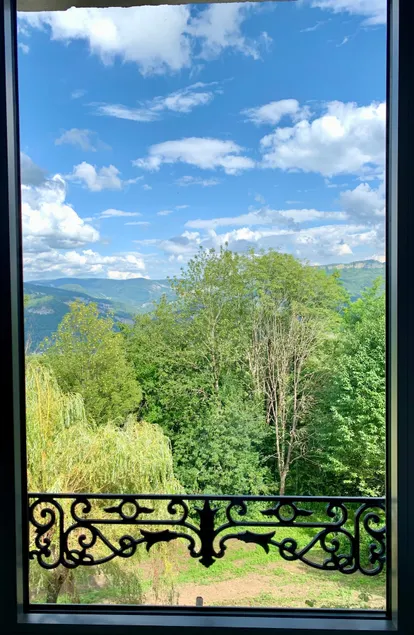 Haut-Jura Mountain View Gîte - Image 1