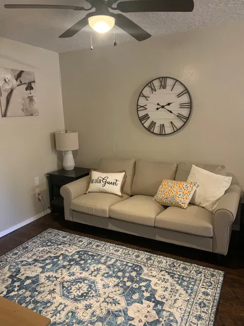 Country Cottage - Image 1