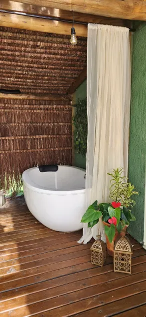 Romantic chalet with bathtub and private creek. - Image 1