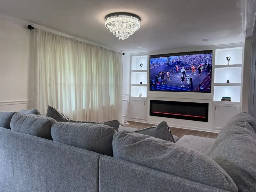 Prime location, good neighborhood - Image 1