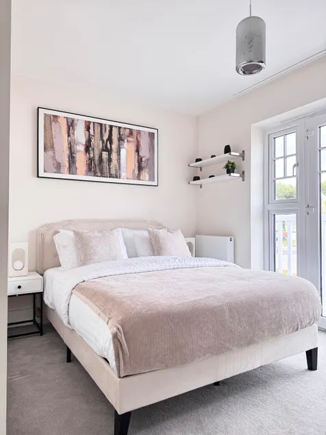 Spacious 4BR Home | 3 Parking | Offers Weekly Stay - Image 1