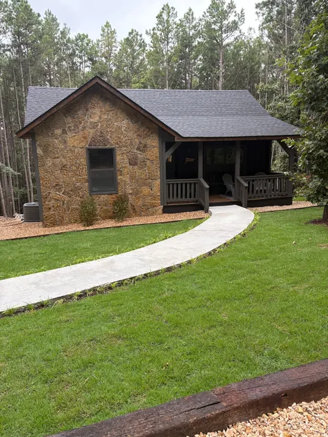 Twisted Pine Cabin - Image 1