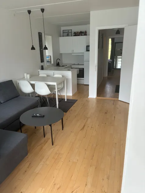 Good location. Private apartment 2 x balcony - Image 1