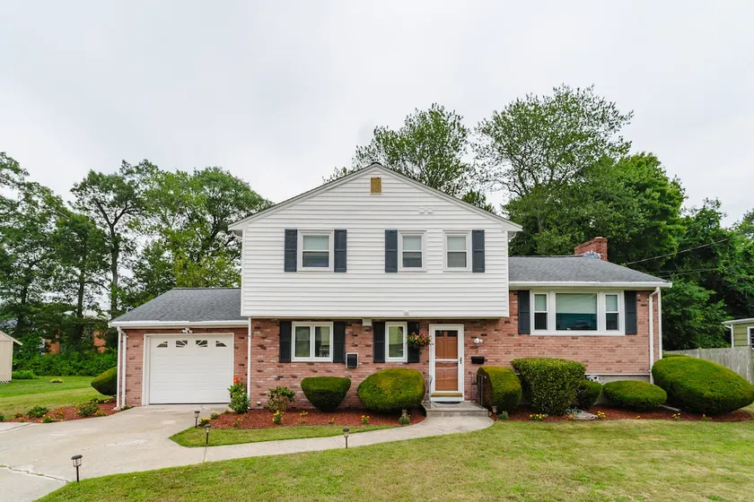 17 - 4BR Randolph - Cozy & Private Single House - Image 1