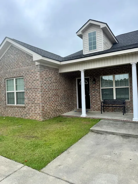 3 Bedroom 4 Bed Private Patio Home on GSU Campus - Image 1