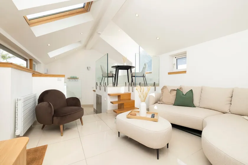 Argyl - The Foundry, A Bright One Bedroom House with Balcony - Image 1