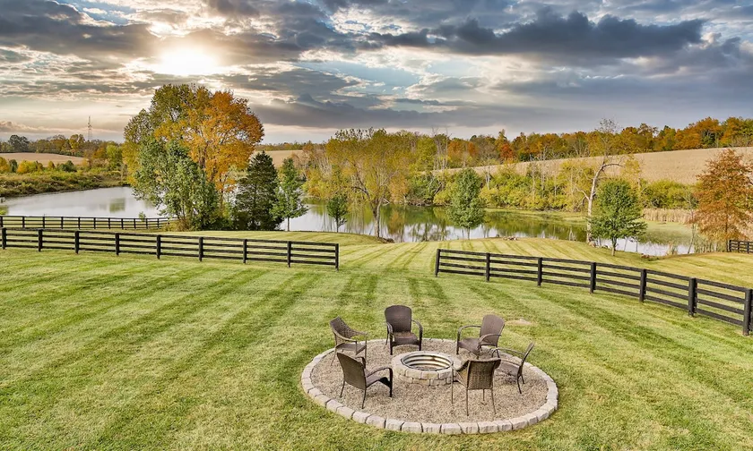 Sleeps 26, Hot Tub & Sauna - Near Bourbon Trail - Image 1