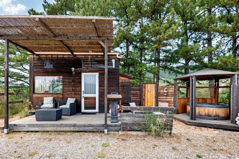 Maison avec terrasse et jacuzzi | Vue montagne - Image 1