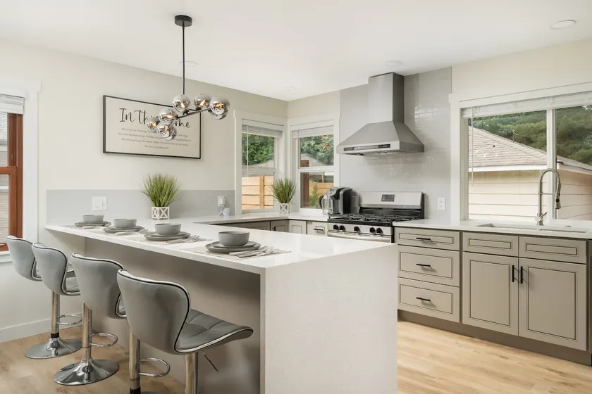 Modern Spacious Home • Perfect for Relaxed Travel - Image 1
