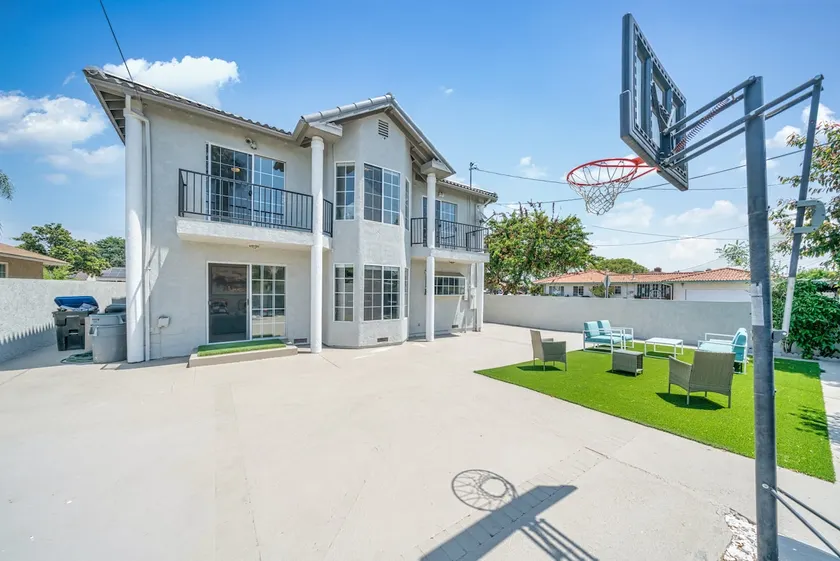 Modern & Spacious 6BR 4.5 BA | Near Disneyland - Image 1