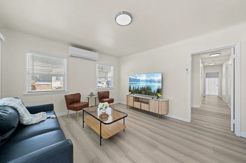Modern 3BR Home | 3.5 Baths | Close to DTLA - Image 1