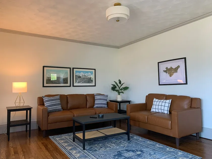 In-Town Renovated Bungalow - Image 1