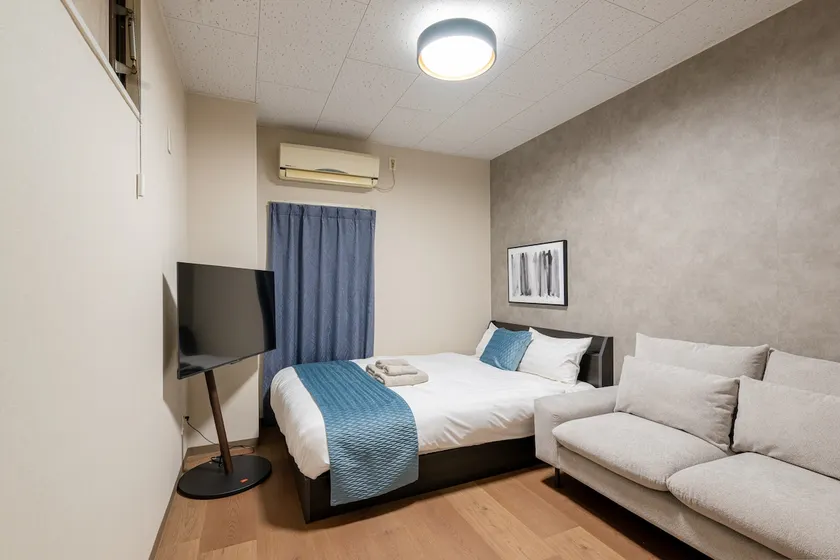 [Within walking distance of 4 train lines/Apartment hotel with 23 rooms in total] JAPT Gotanda, sleeps up to 2 people, 1 double bed | Studio. - Image 1