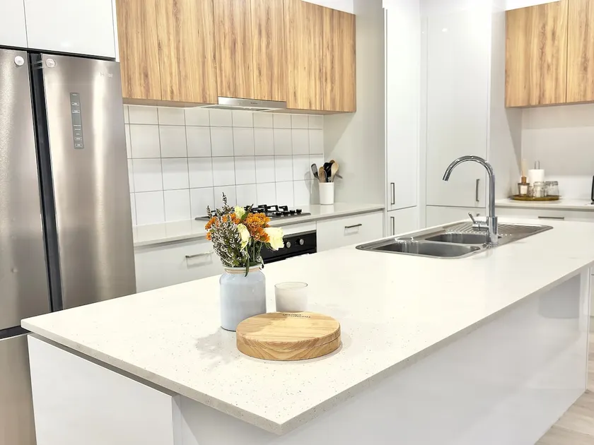 Contemporary 4 Bedroom Hunter Home - Image 1