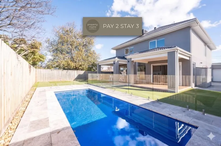 Solara House with Heated Pool and Cinema Room - Image 1