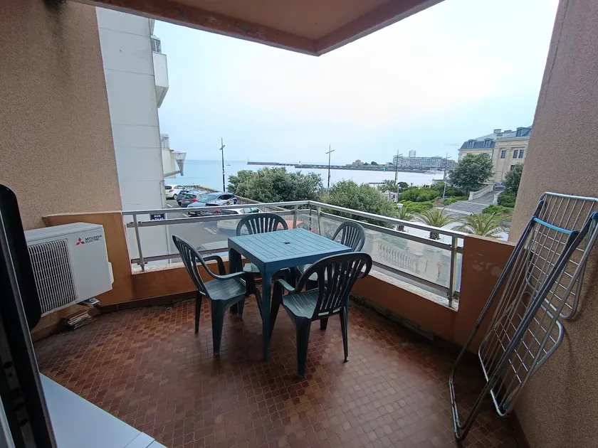 Studio with sea view, embankment - Image 1